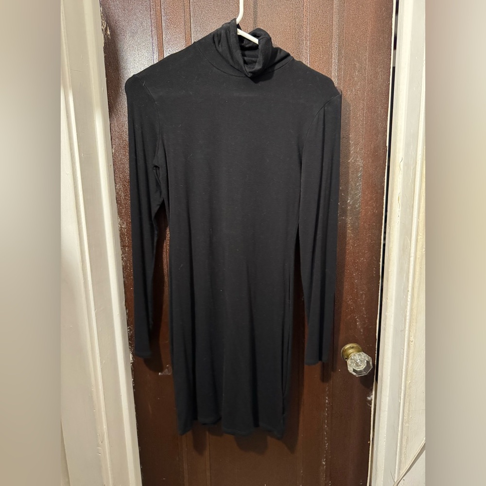 Lulu's Classic Black Long Sleeve Dress